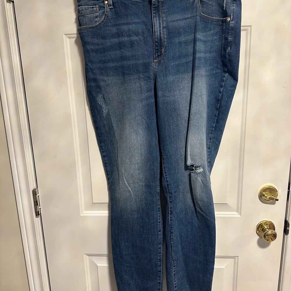 NWT- Reitmans Dark Blue Skinny Jeans with Faded Wash - size 20